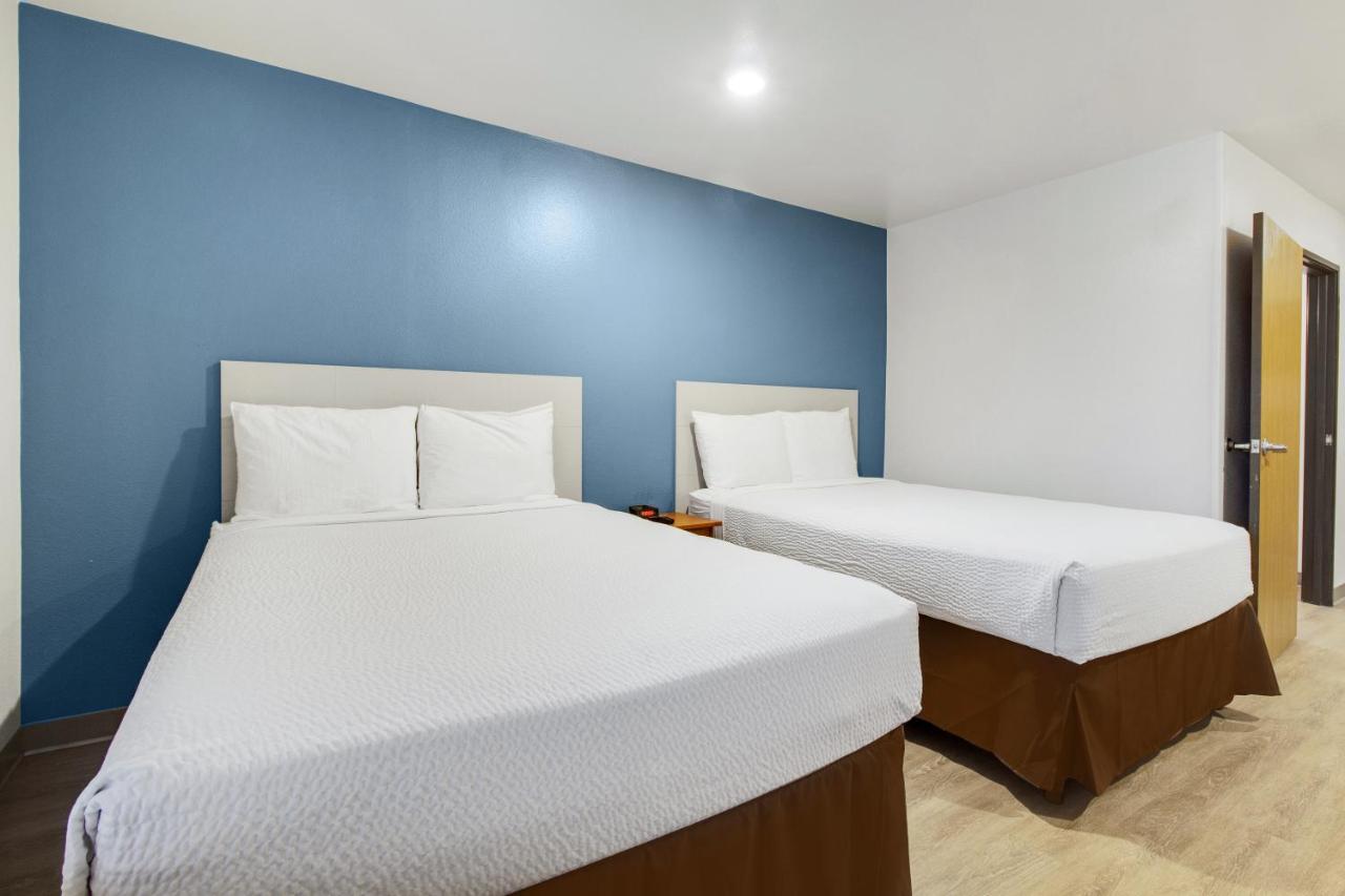 WoodSpring Suites Houston Westchase photo 2