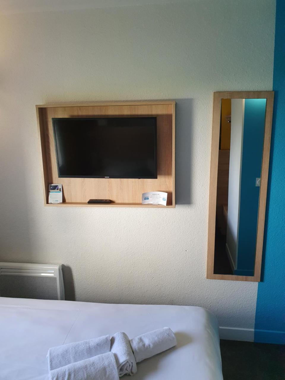 Kyriad Direct Orleans - Olivet - La Source photo 2