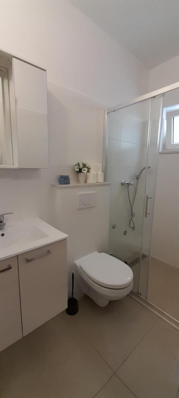 Top 10-1 bedroom apt/terrace - 4