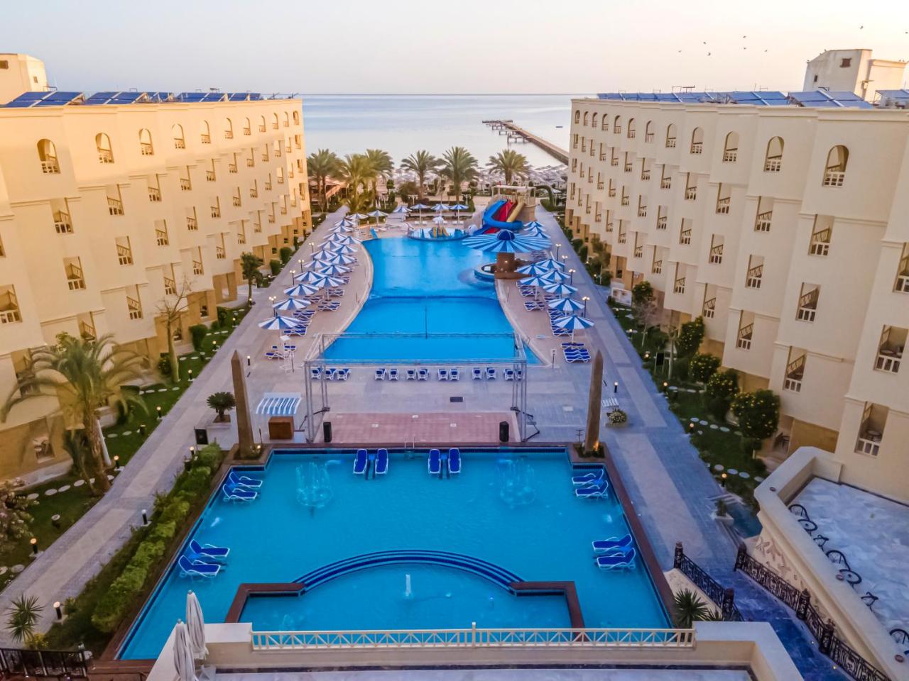AMC Royal Hotel & Spa photo 2