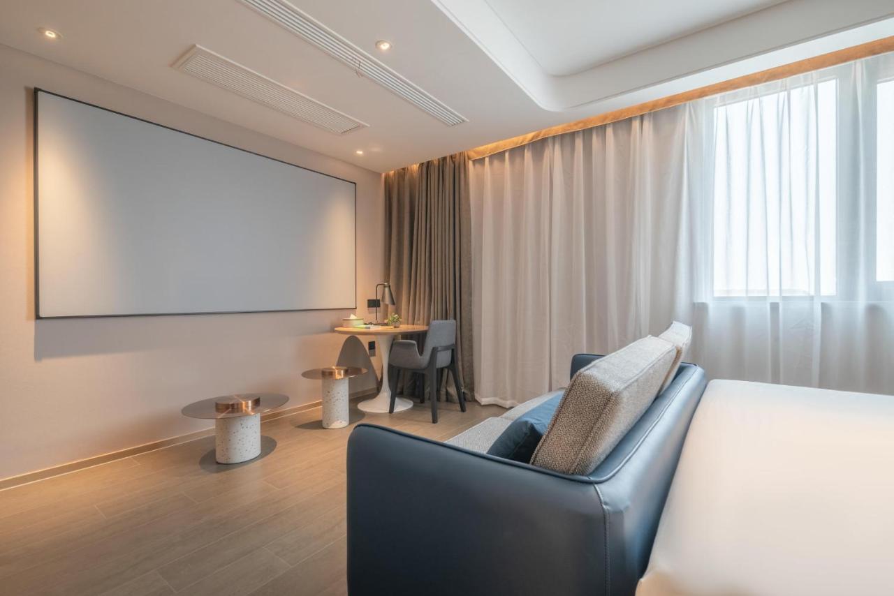 Atour Hotel Taizhou Maoye World