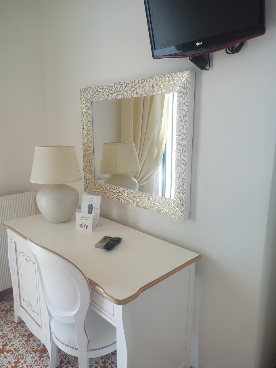Hotel La Perla photo 3