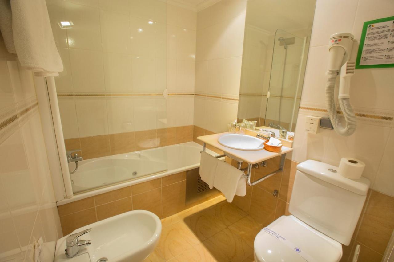 Hotel Reyes Catolicos photo 4