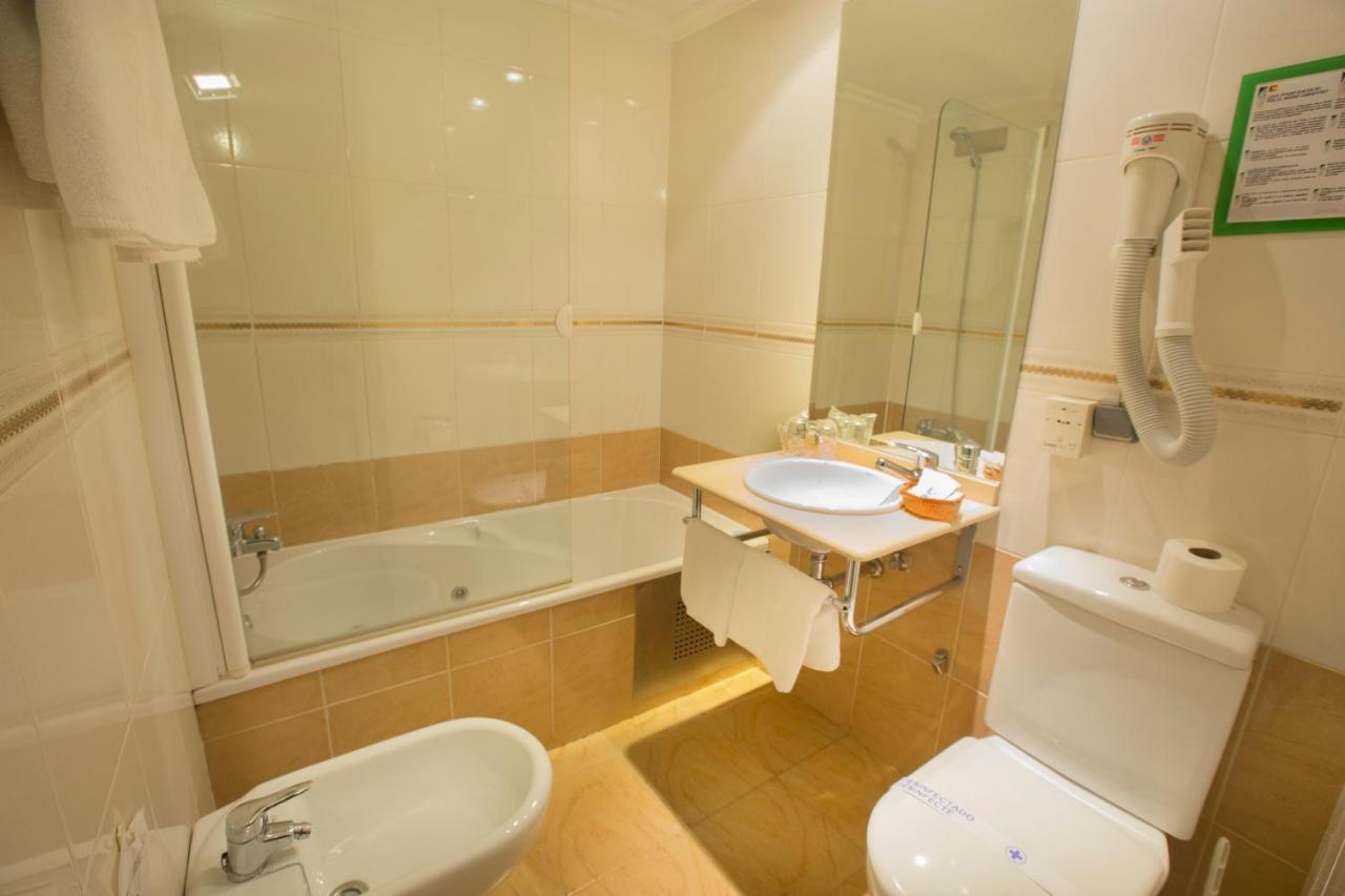 Hotel Reyes Catolicos photo 3