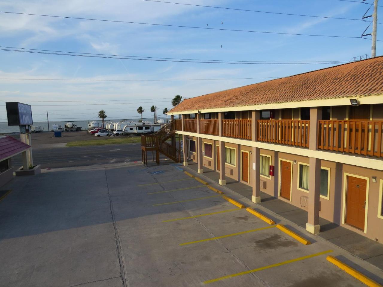 Executive Inn Laguna Vista photo 3