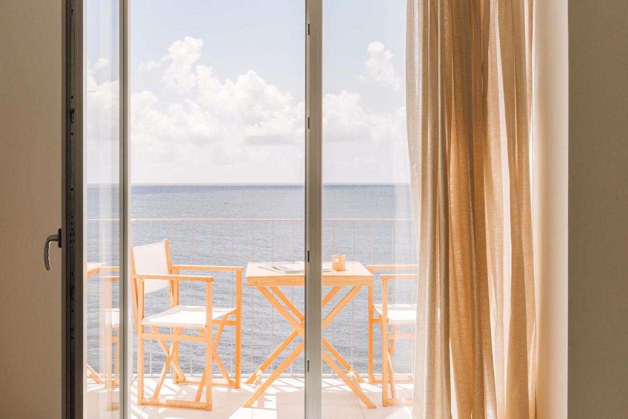 White Exclusive Suites & Villas photo 2