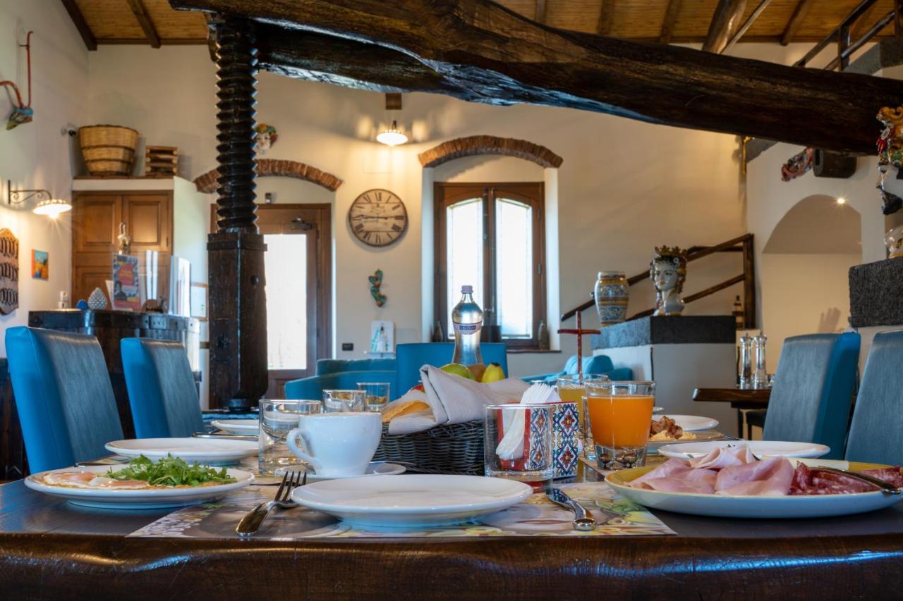 Etna Quota Mille Boutique Hotel, Typical Sicilian Food & Wine photo 4