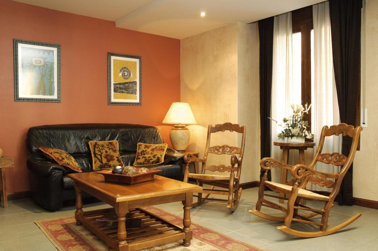 Hotel Pirineos photo 2