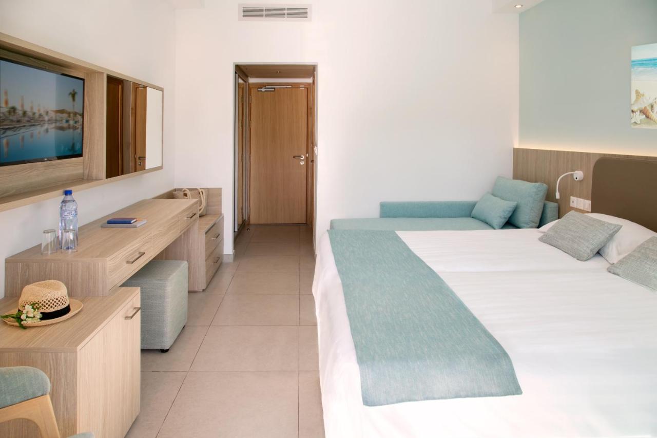 Asterias Beach Hotel photo 3