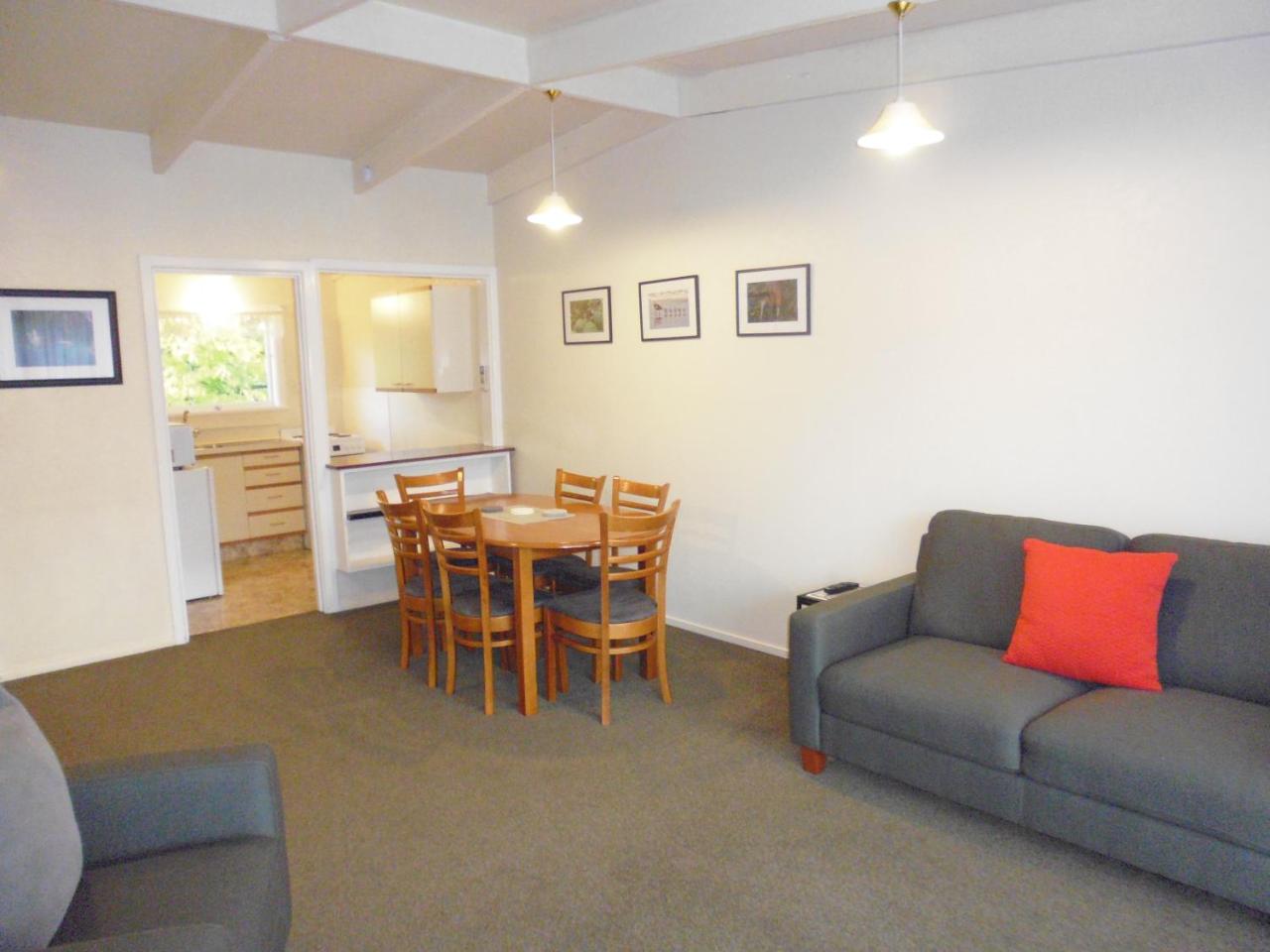 Spa Lodge Motel photo 2