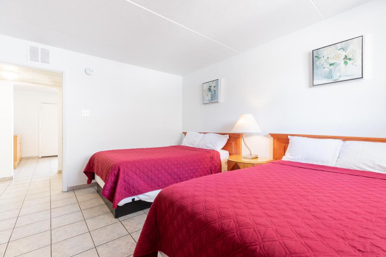 Premiere Motel photo 3