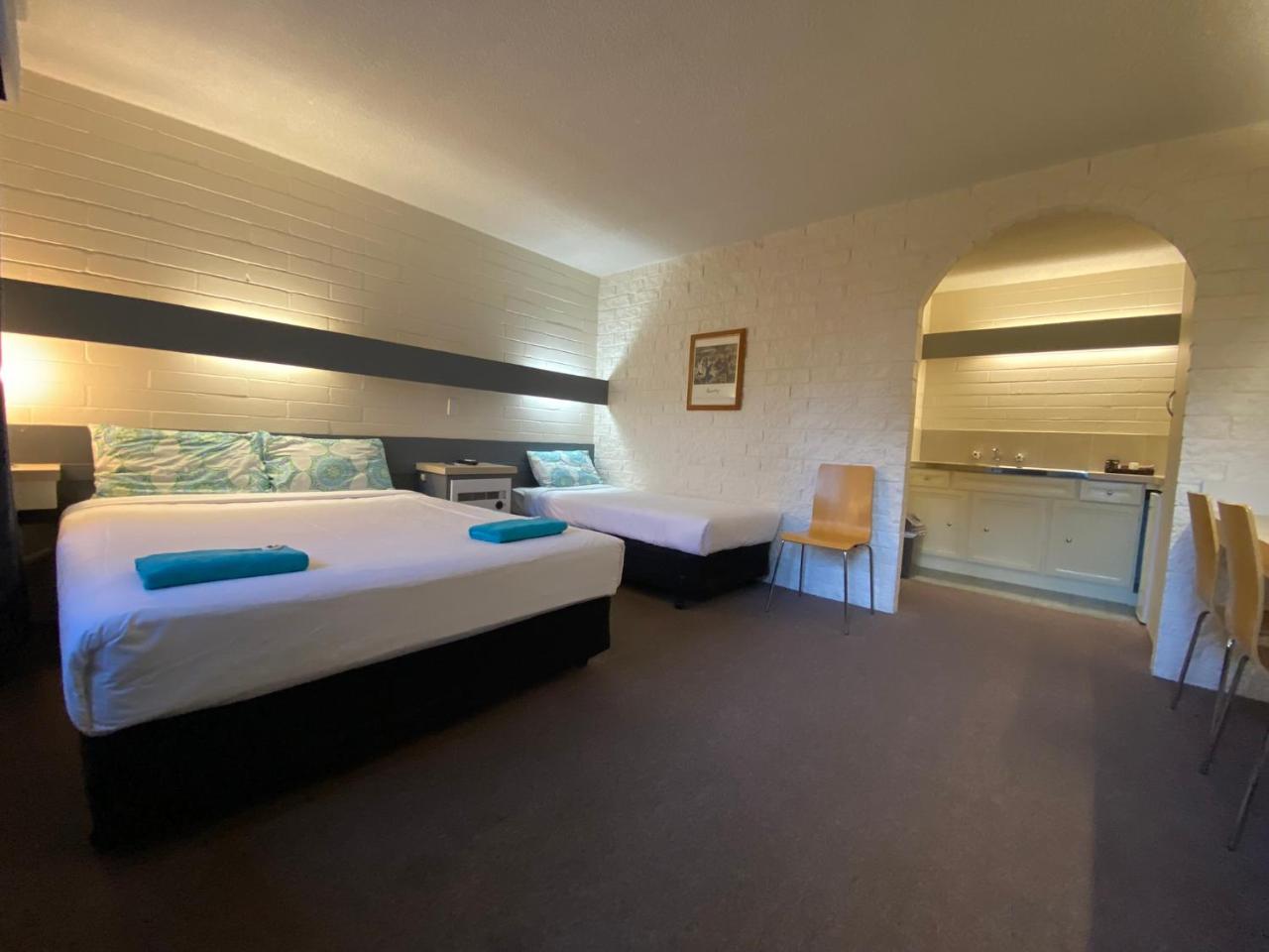 Mahogany Motel Warrnambool photo 3