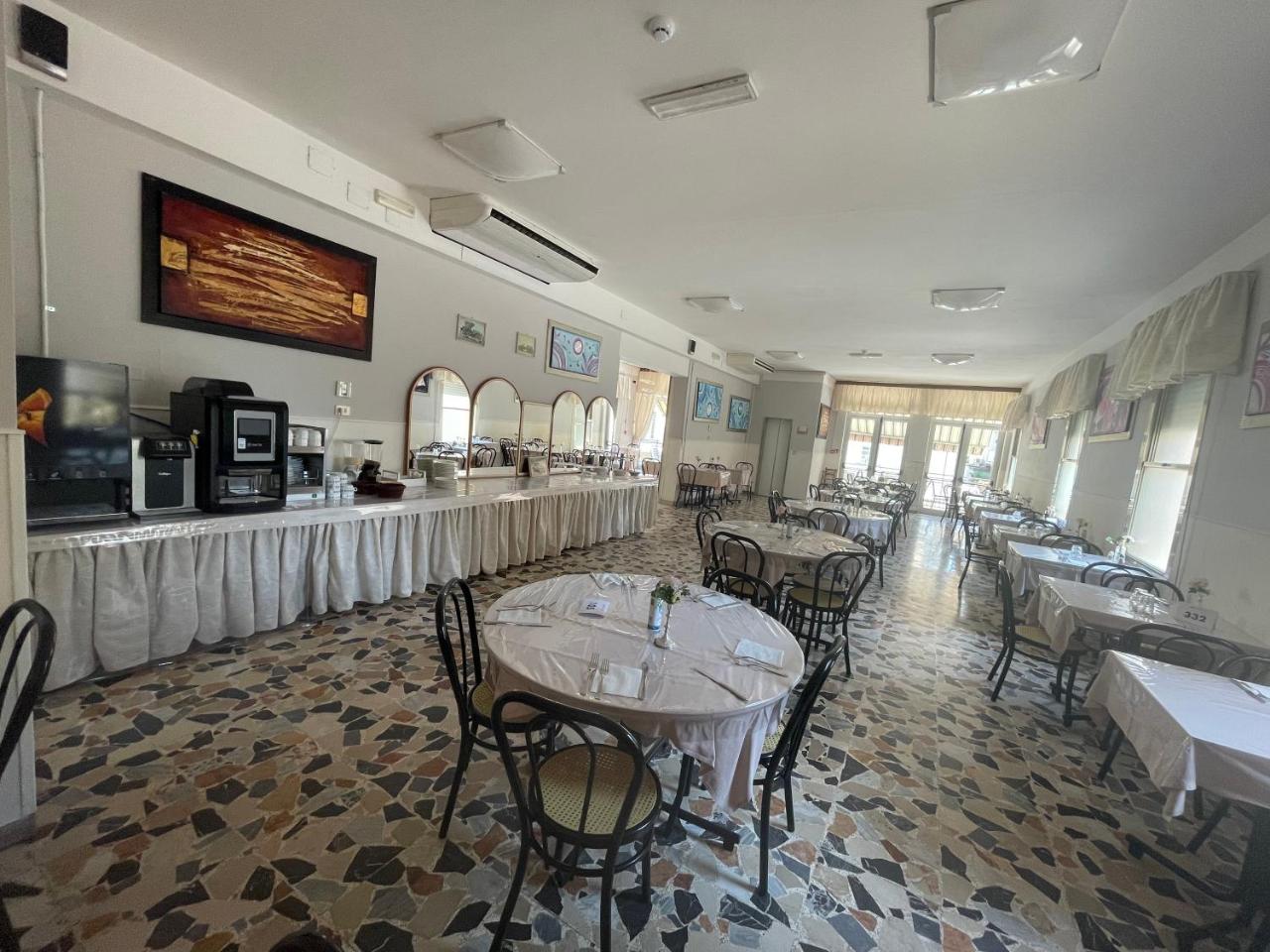 Hotel moroni photo 3
