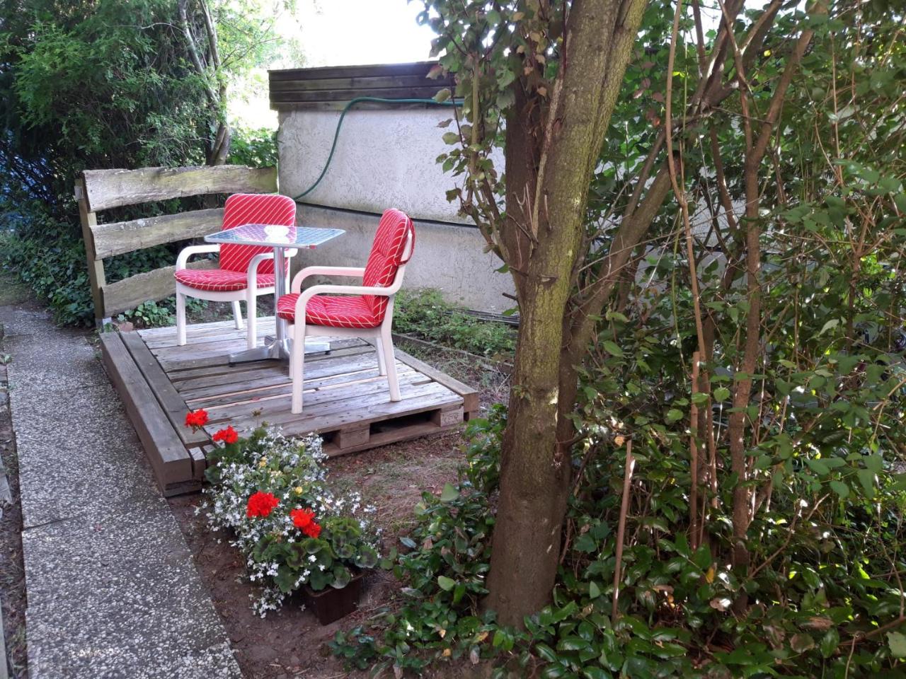 Antikhüttchen - 2