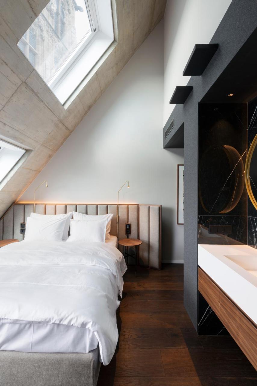 Legend Hotel photo 2
