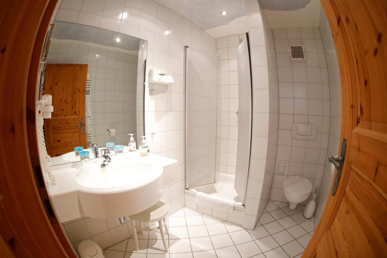 Landhotel Hofgut Battenberg photo 2