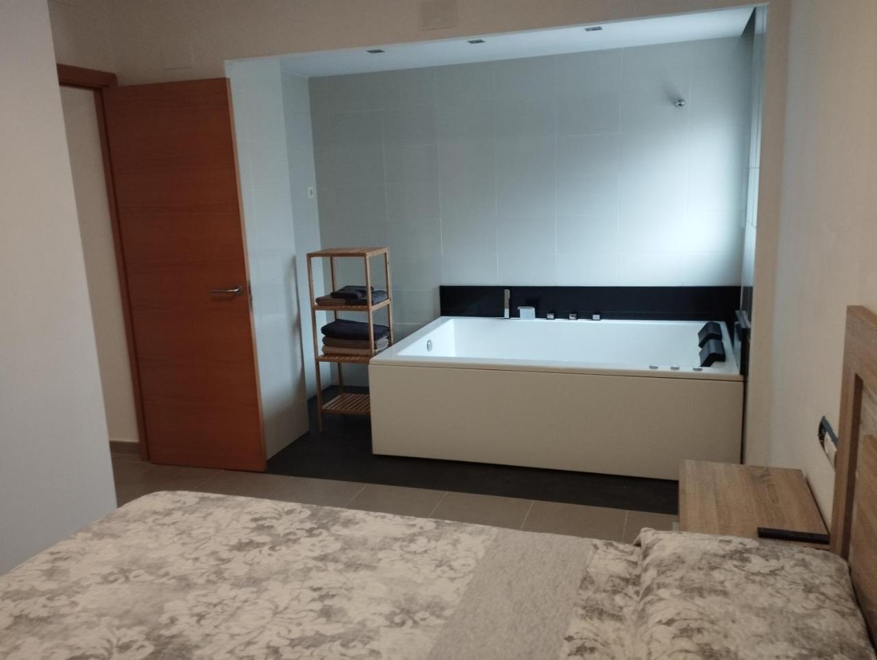 Atico con hidromasaje, terraza y piscina en EbreHogar - 2