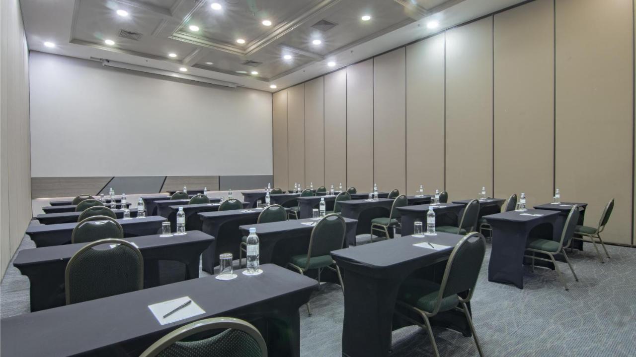 Hotel Deville Prime Porto Alegre photo 4
