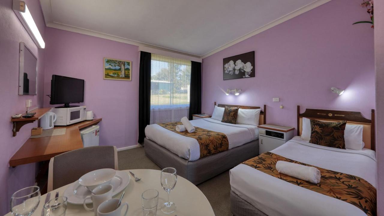 Bushmans Motor Inn photo 2