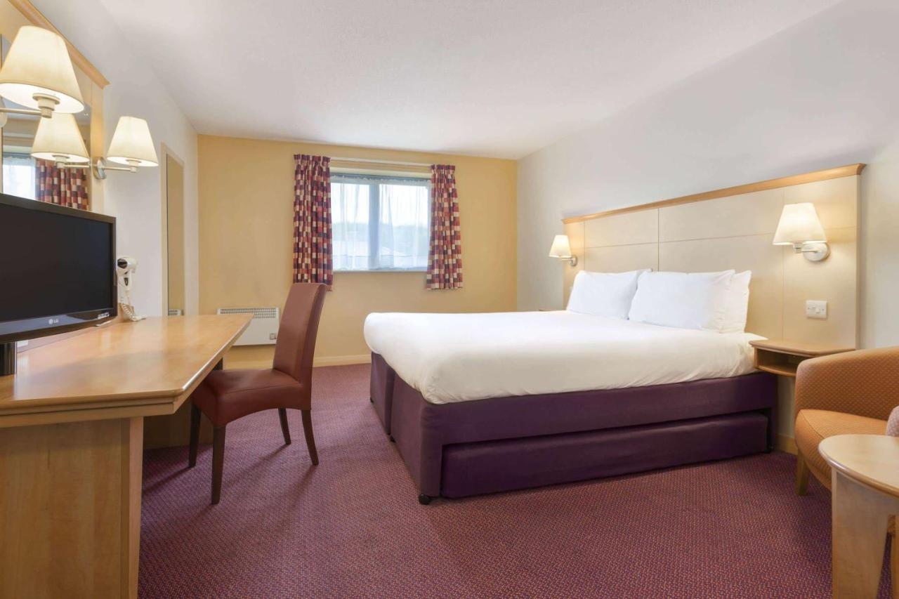 Days Inn by Wyndham Winchester M3 photo 2