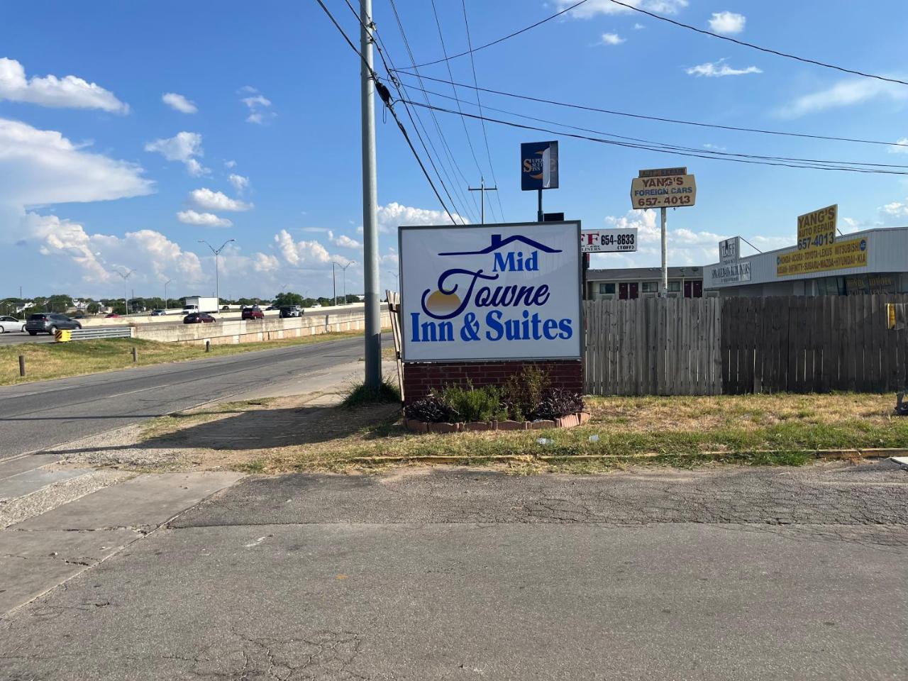 Photo - Mid Towne Inn & Suites