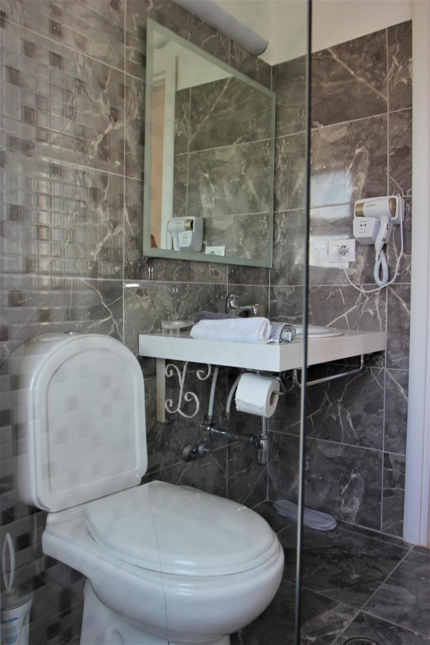 Saranda Hotel photo 3