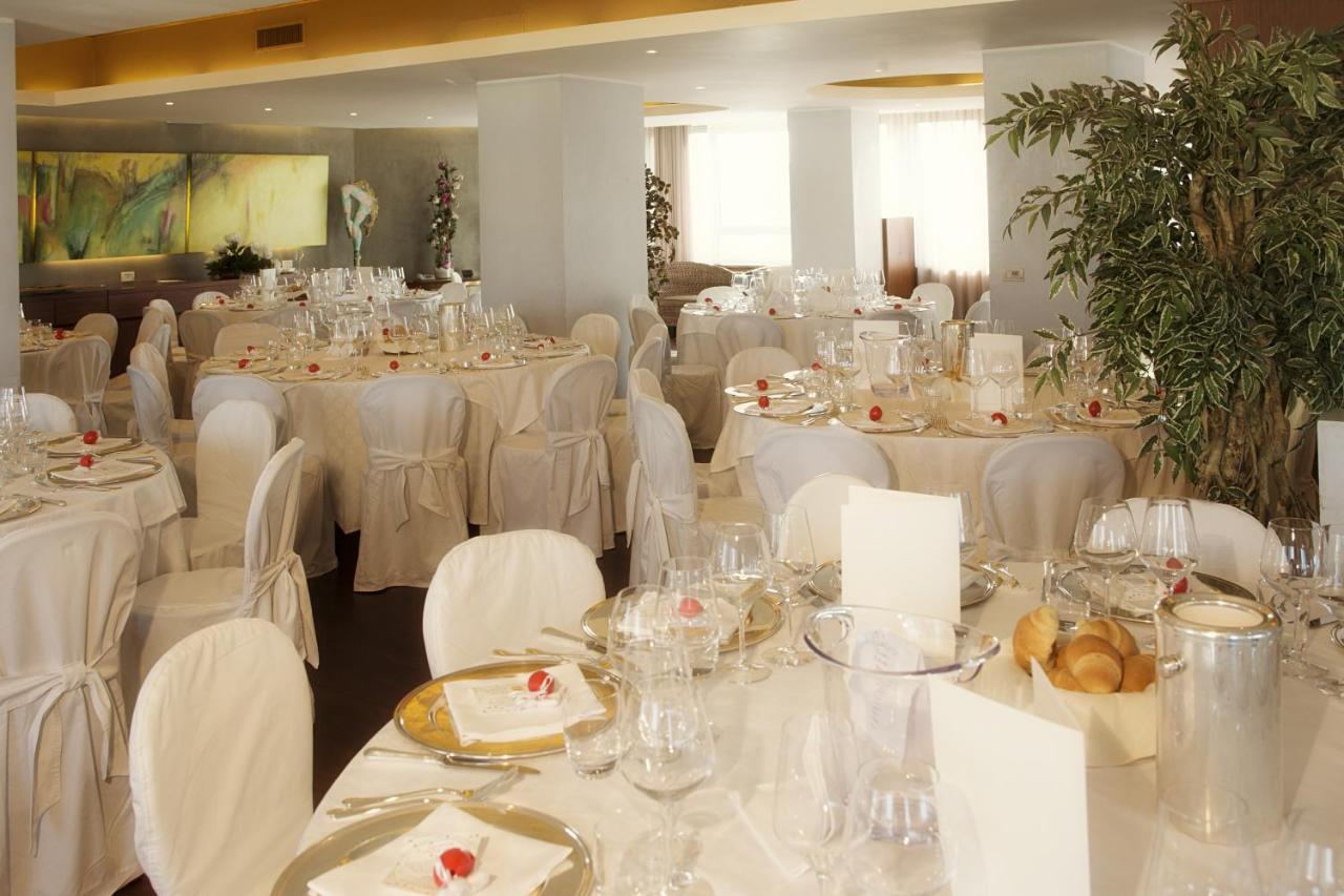 City Hotel photo 2