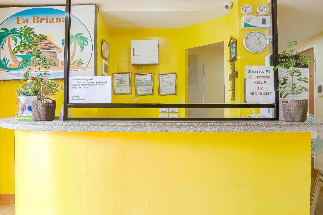 RedDoorz at La Briana Guest House Santa Fe, Bantayan Cebu photo 4