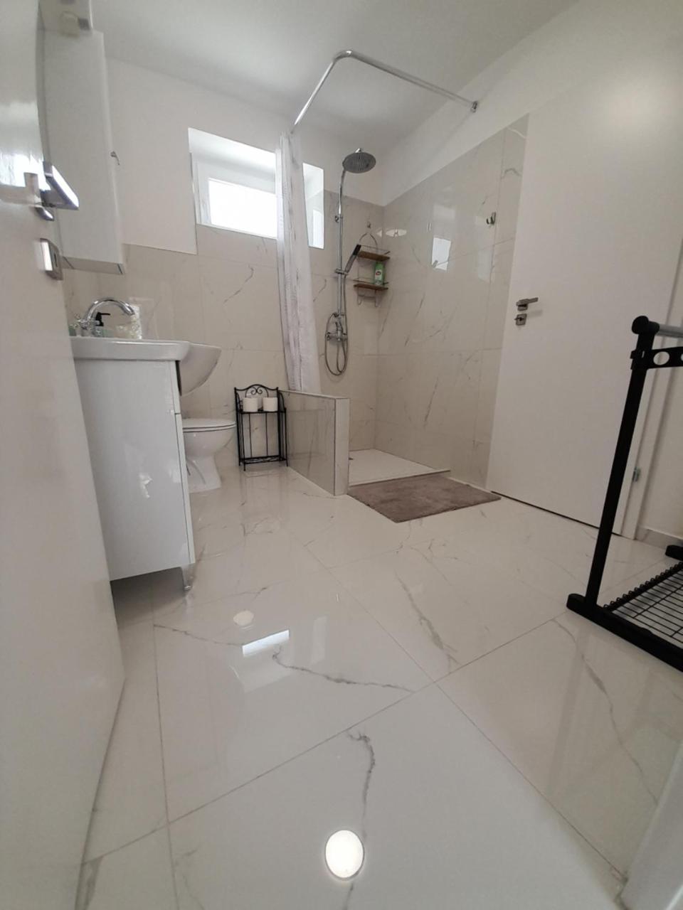 Déri Kert Apartmanház B - 4
