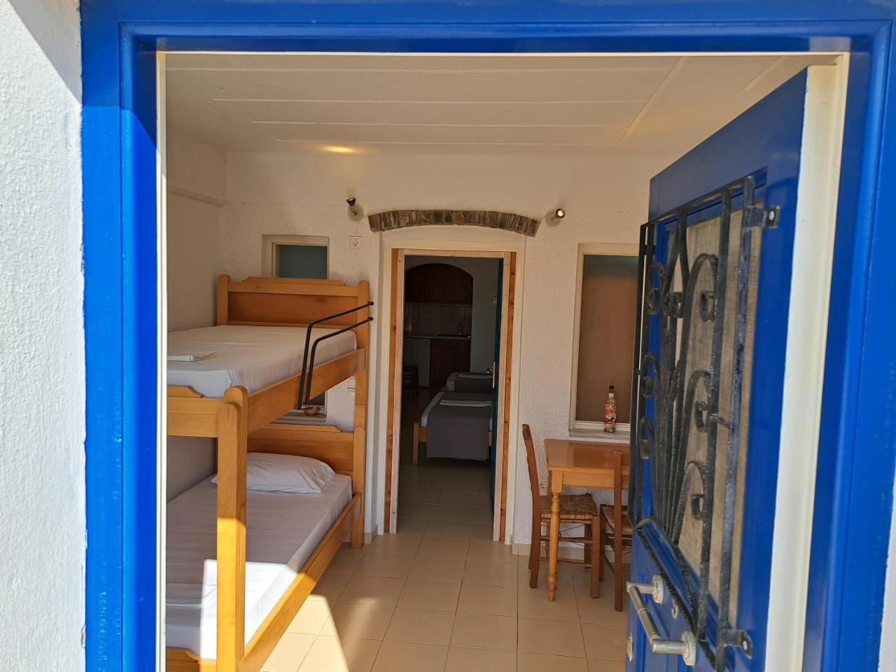 ART STUDIO APARTMENTS - 4