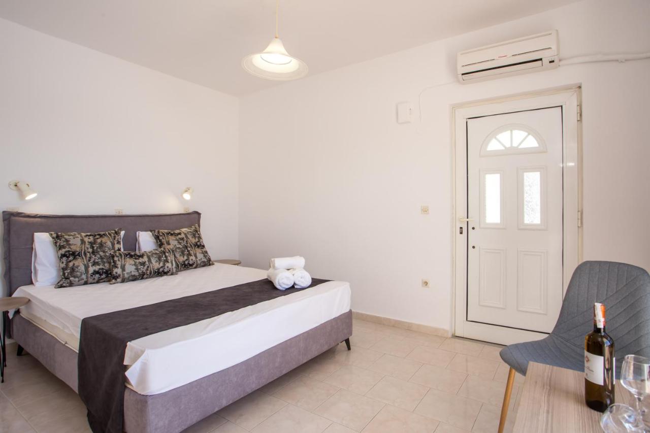 Anastasia Private Pool Apartment - 4