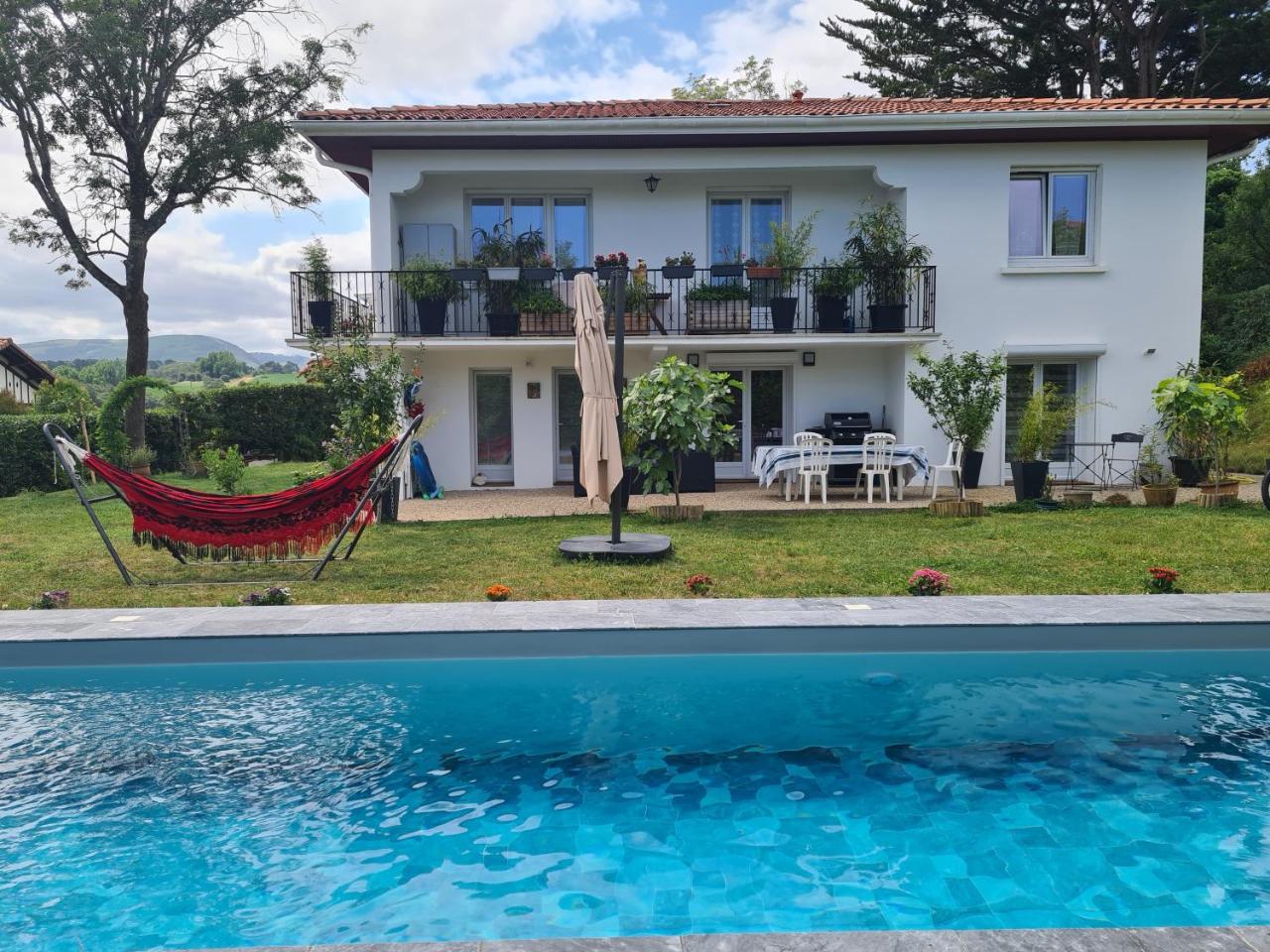 Appartement avec cuisine et grande piscine chauffée - 2