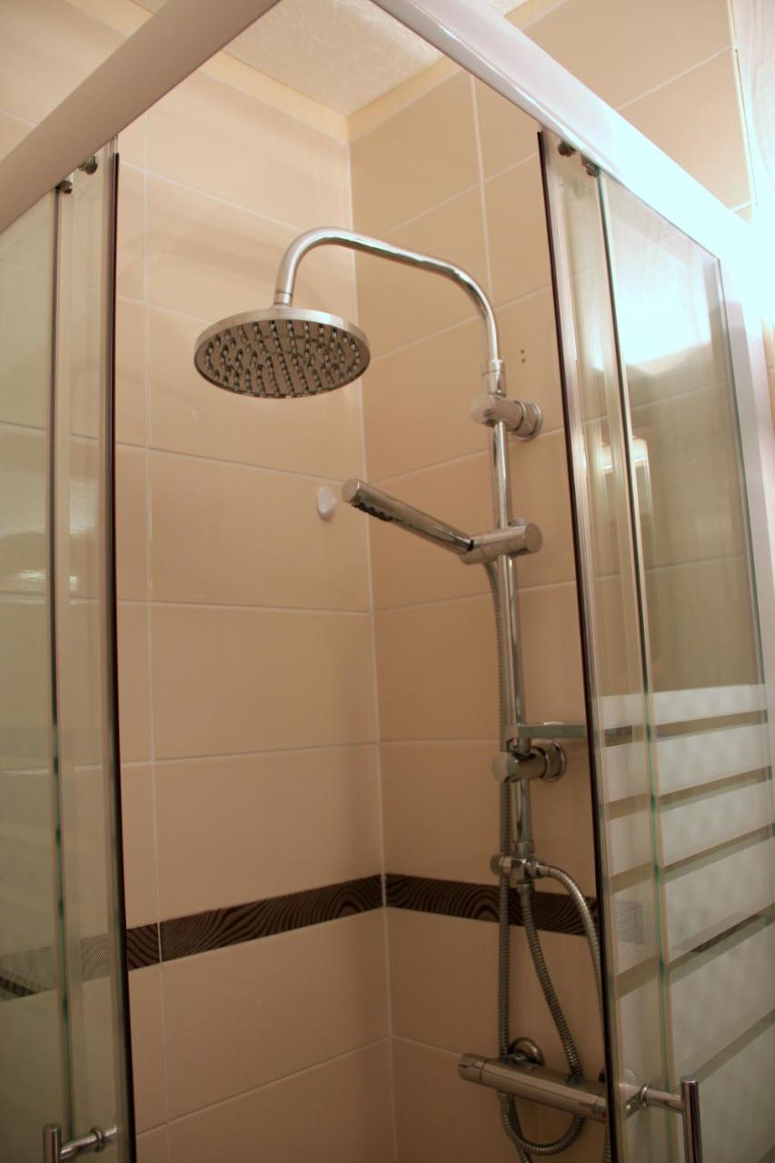 Central Hotel photo 2