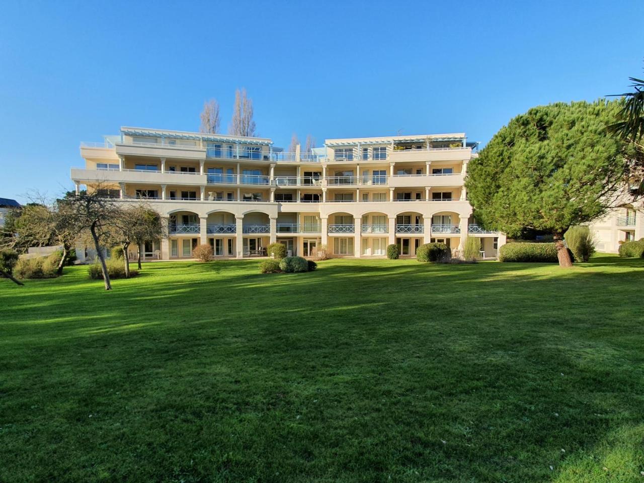 Appartement avec grande terrasse dans un magnifique parc à 5 minutes de la plage - 5
