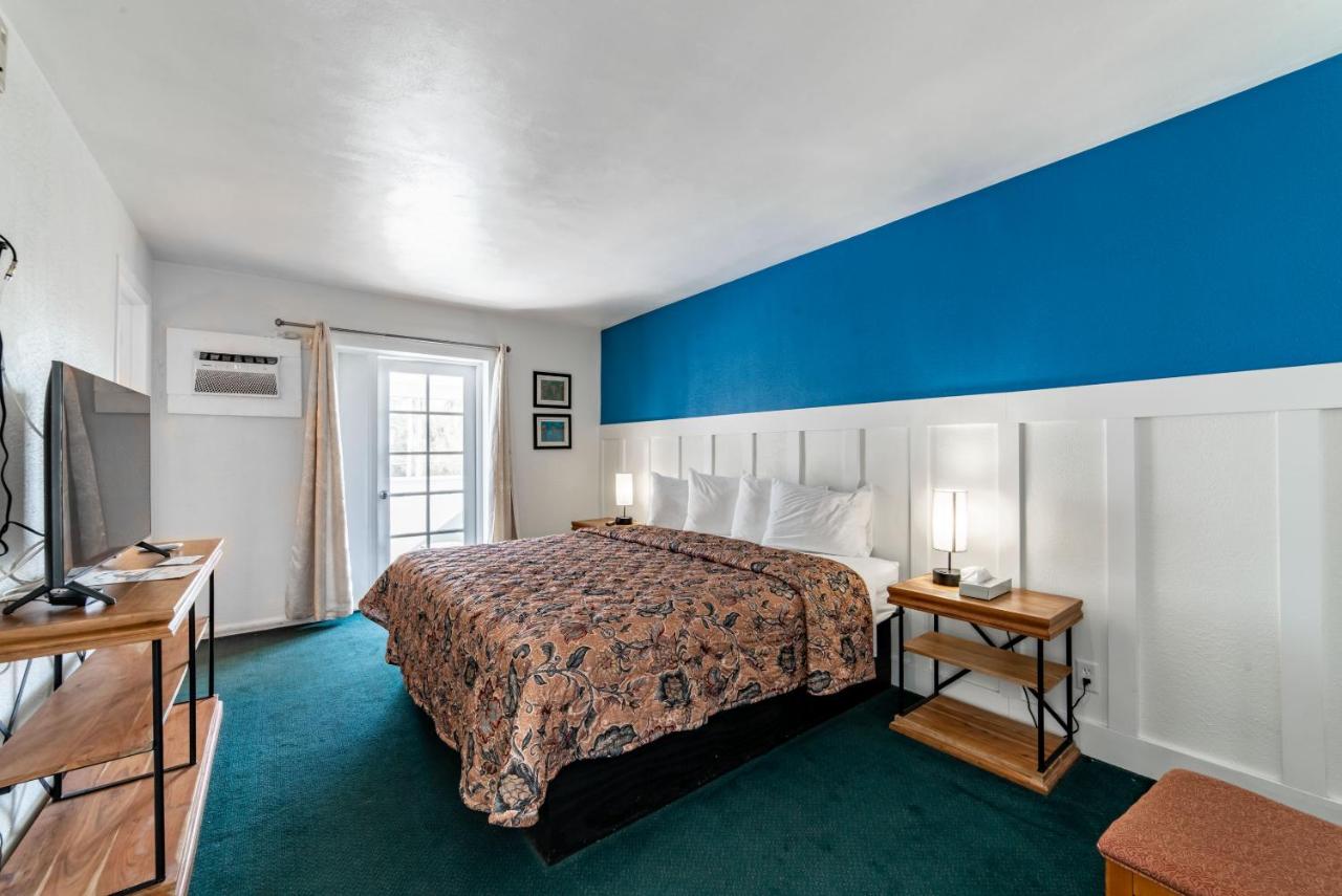 Captain's Table Hotel by Everglades Adventures photo 4