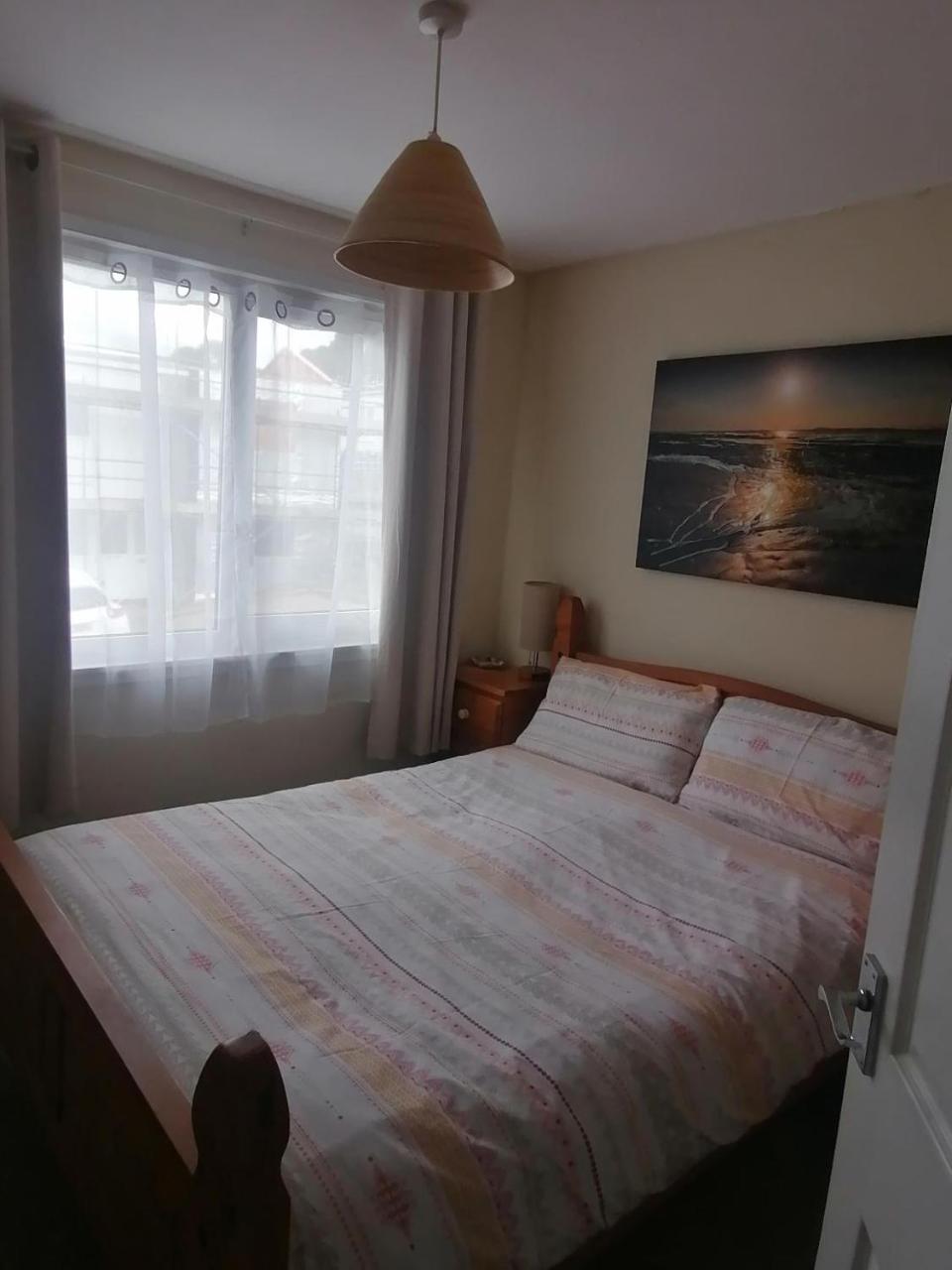 Le Chalet - 2 Bedroom Chalet House sleeps 3 - 6