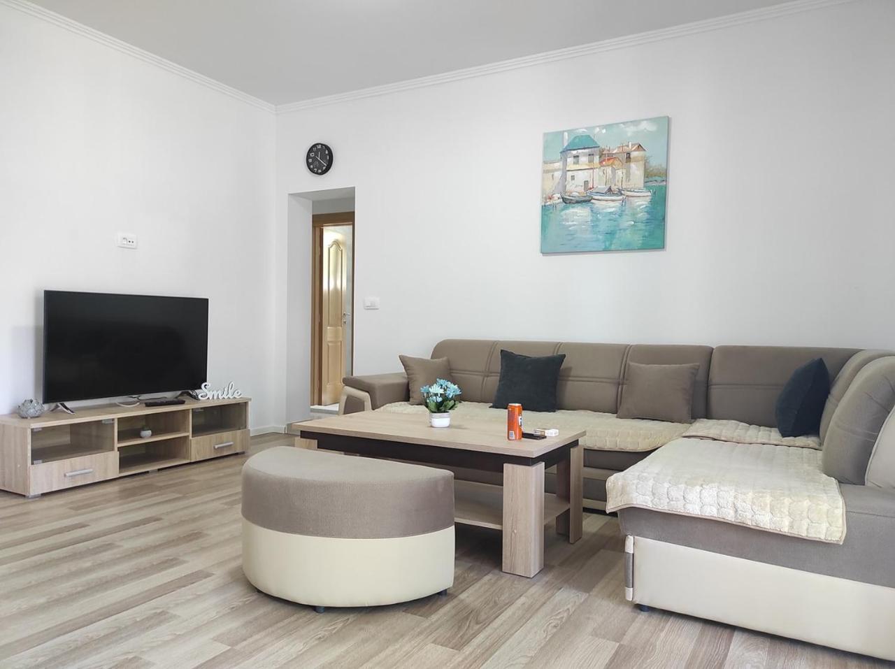 One Bedroom Apartment Gogo with Private Parking - 4