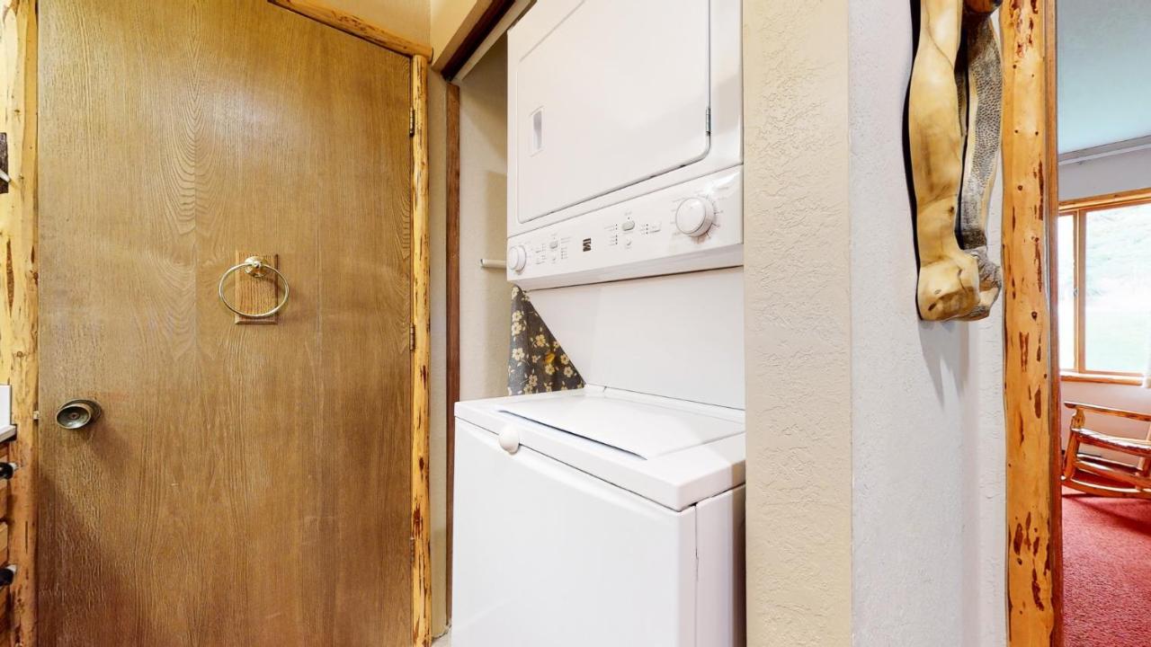Snowcreek 253 Apartment photo 4