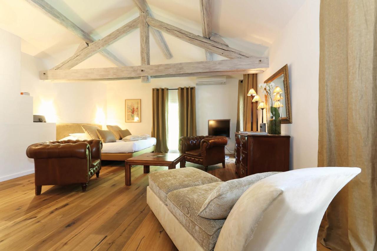 Hotel Château Des Alpilles - 3