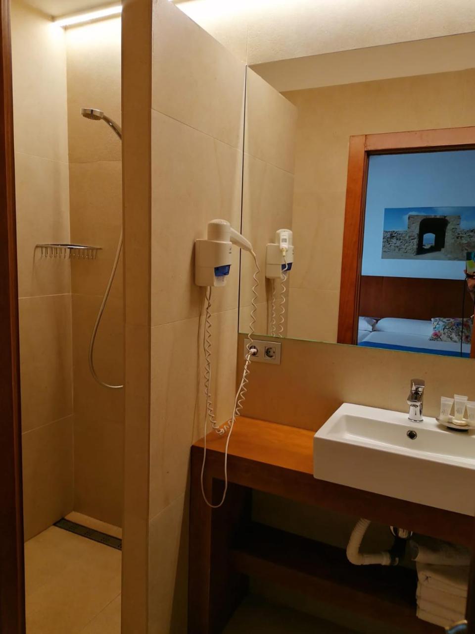 HOTEL ISLA PLANA photo 2