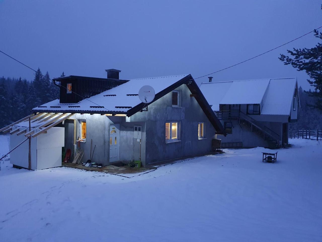 Planinska koliba Ajdanovici Jelovac Nisicka visoravan photo 2