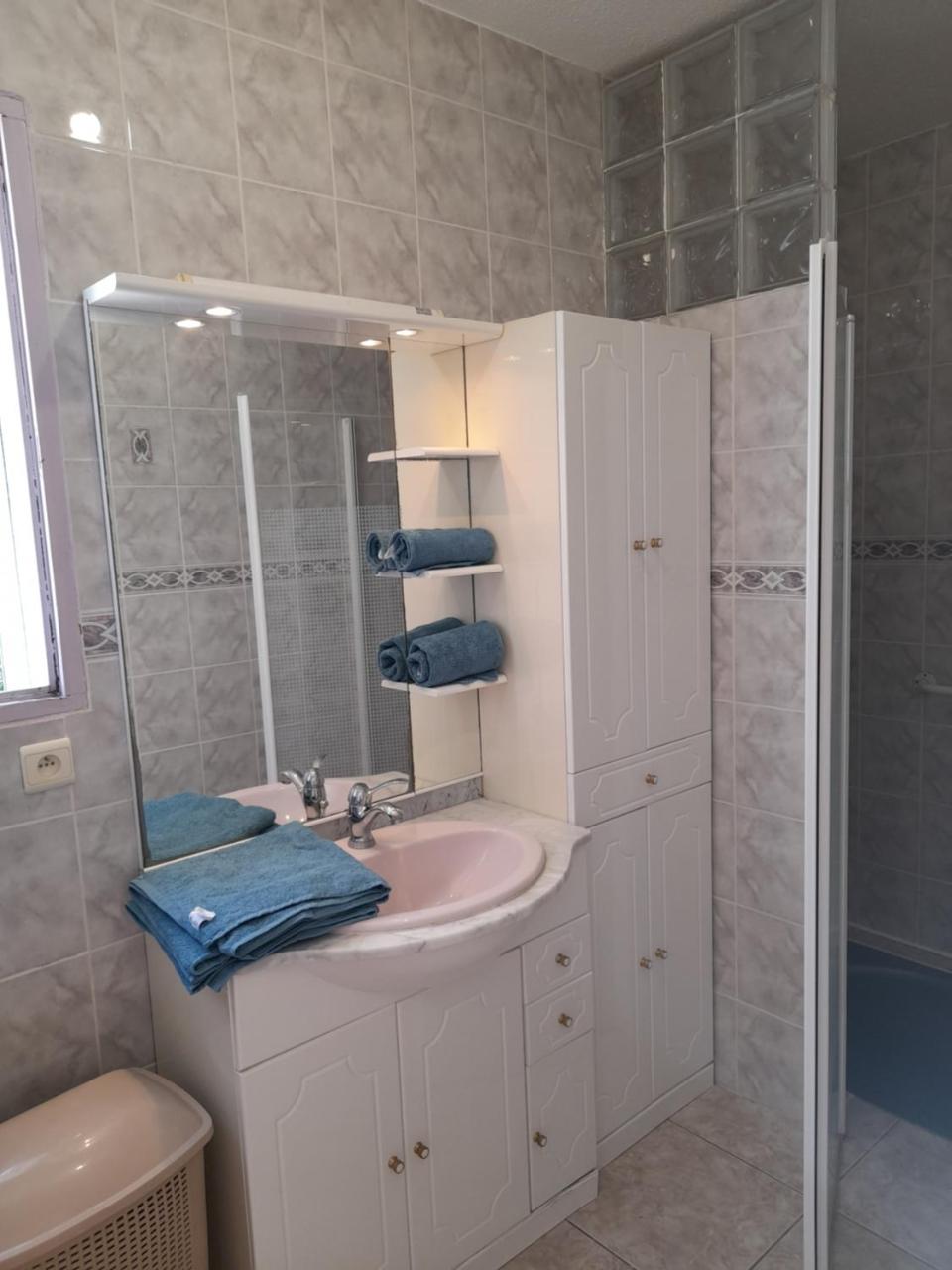 Appartement avec extérieur et parking gratuit - 5
