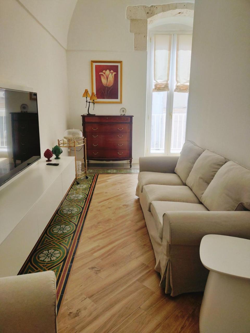 COMES 5 HOME - 2