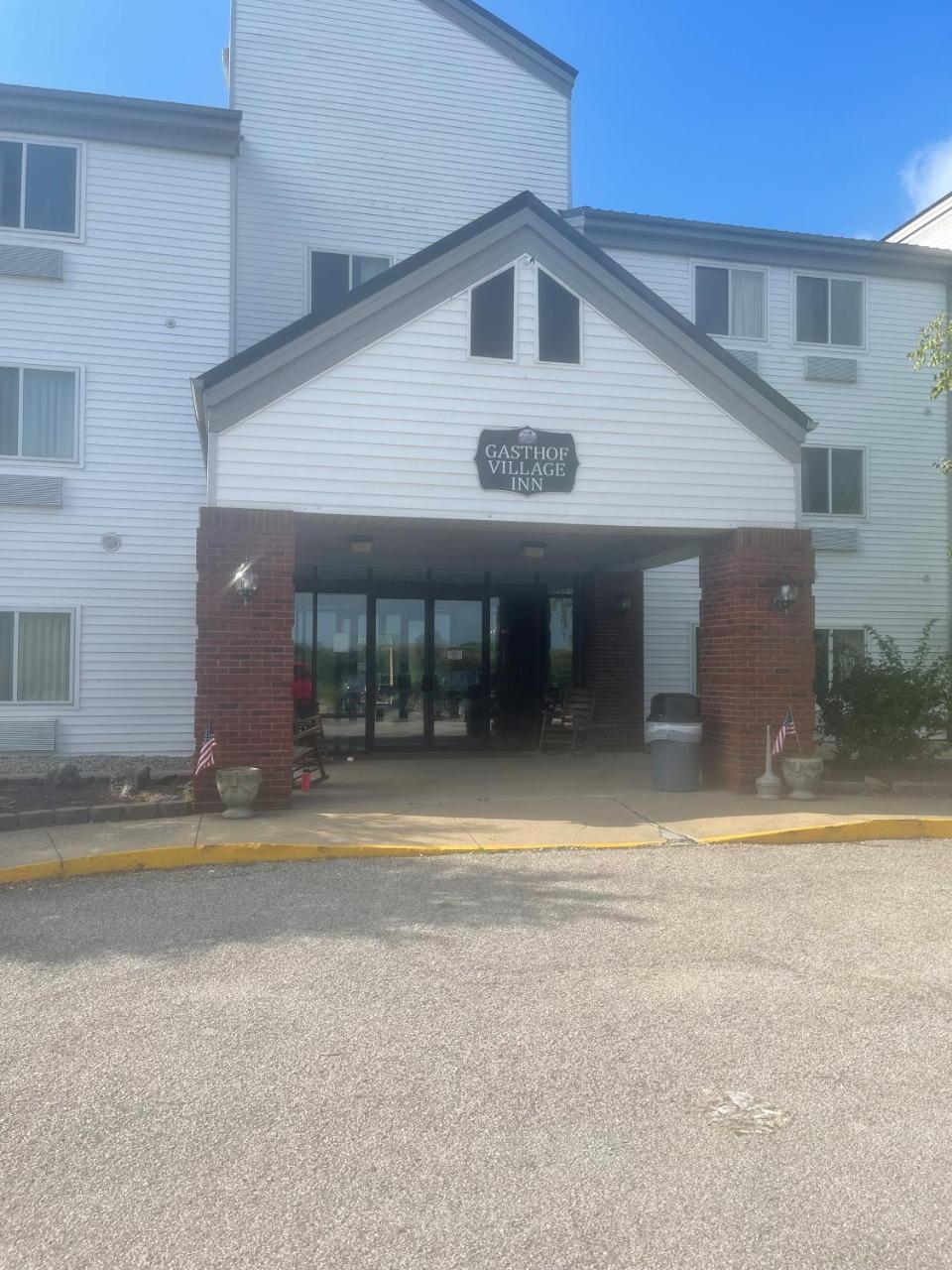 Gasthof Amish Village INN - 4