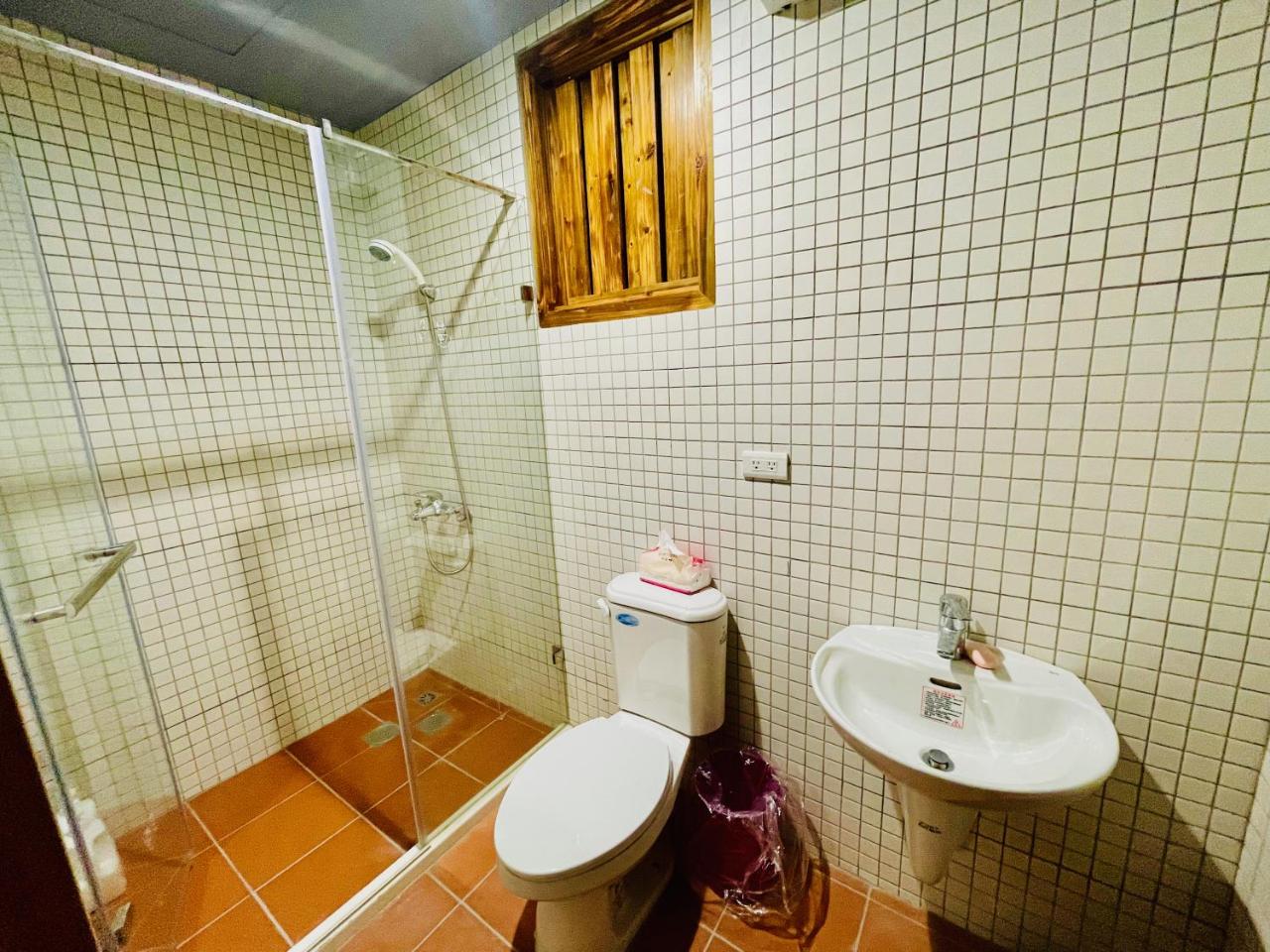 Six Hotel photo 3
