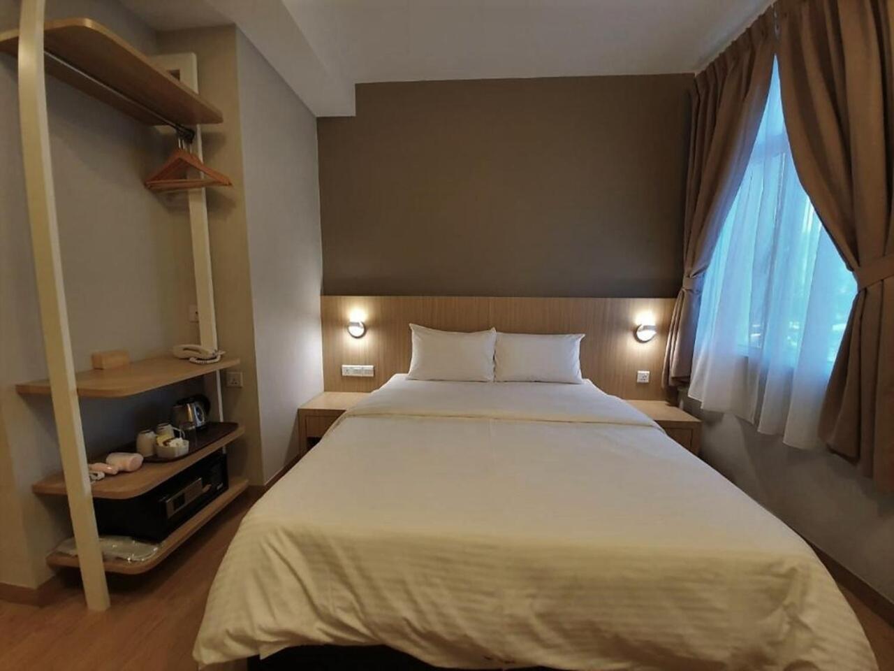 Walk In Hotel photo 2