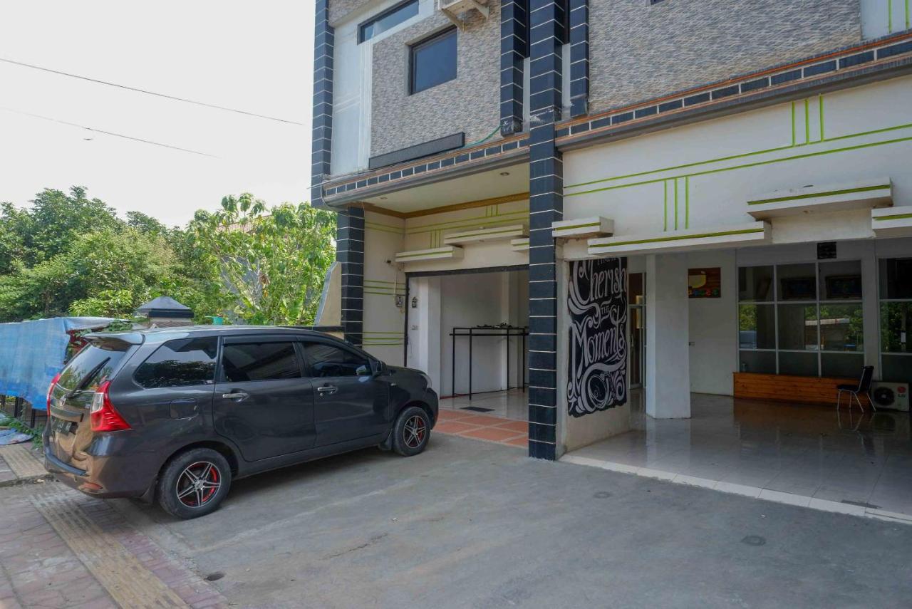 RedDoorz Syariah near Alun Alun Kajen
