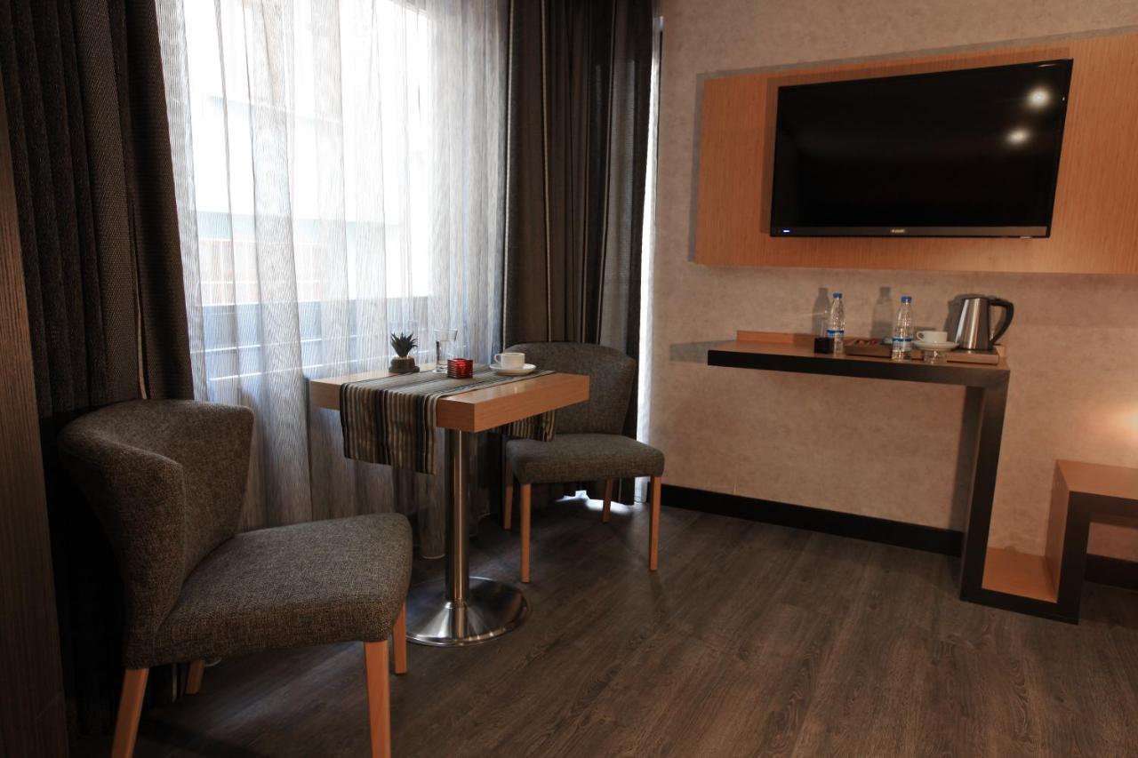 The Black Hotel photo 2