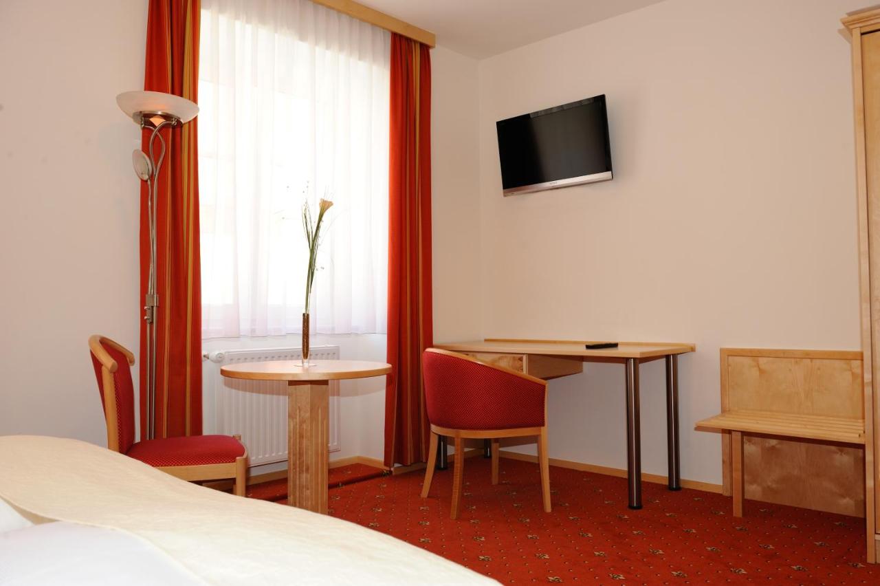 Hotel-Gasthof-Fleischerei - Zur alten Post photo 2