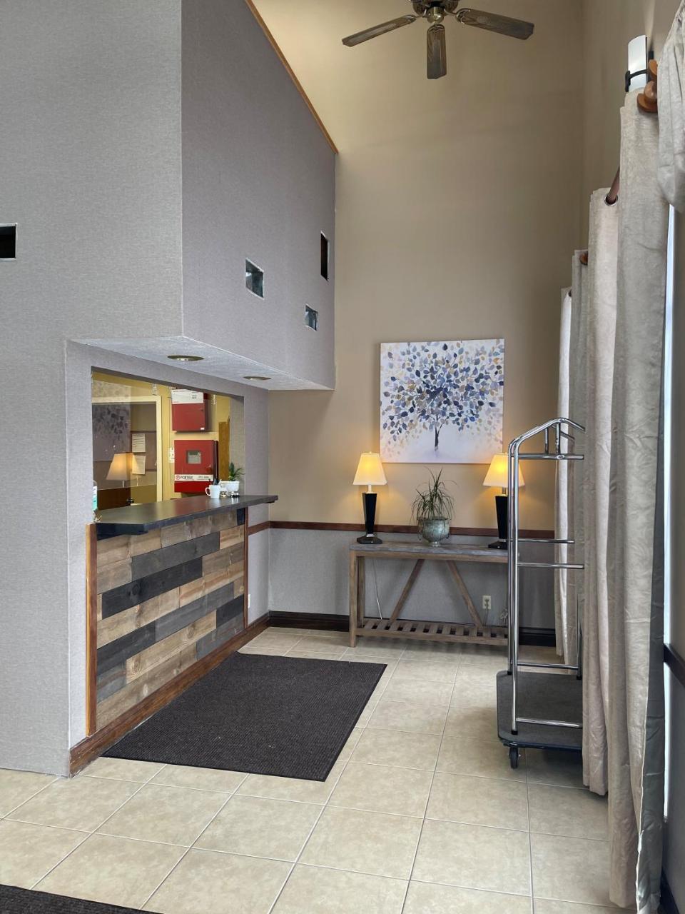 The Woodridge Inn photo 4